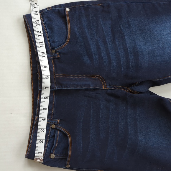 Tahari Distressed Whiskering Dark Wash Jeans 4/27 Dark Wash Blue - Picture 13 of 15